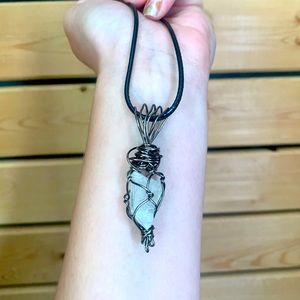 “The Queen” Raw Quartz Handmade Necklace